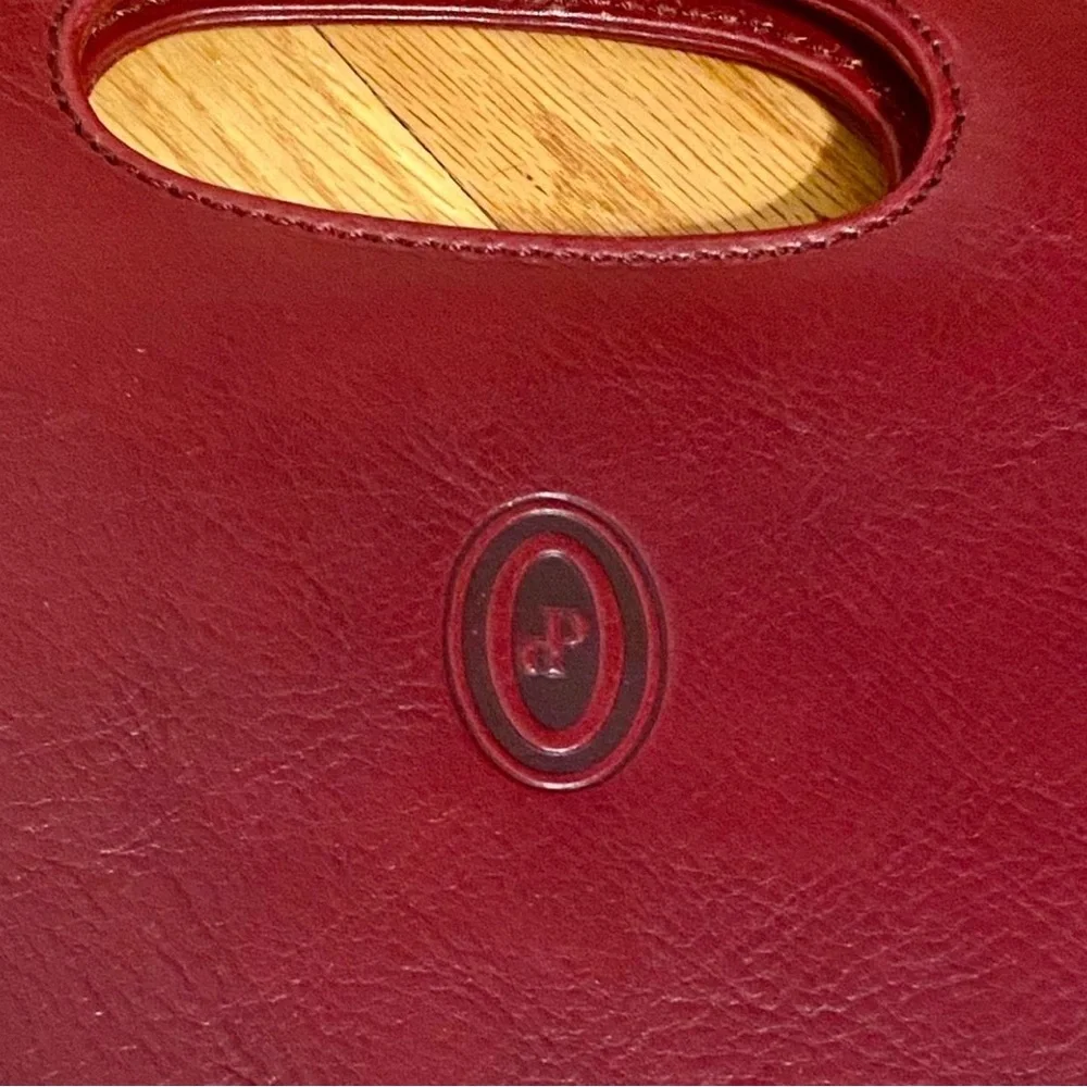 Elegant Red Leather Handbag - Picture 7 of 7